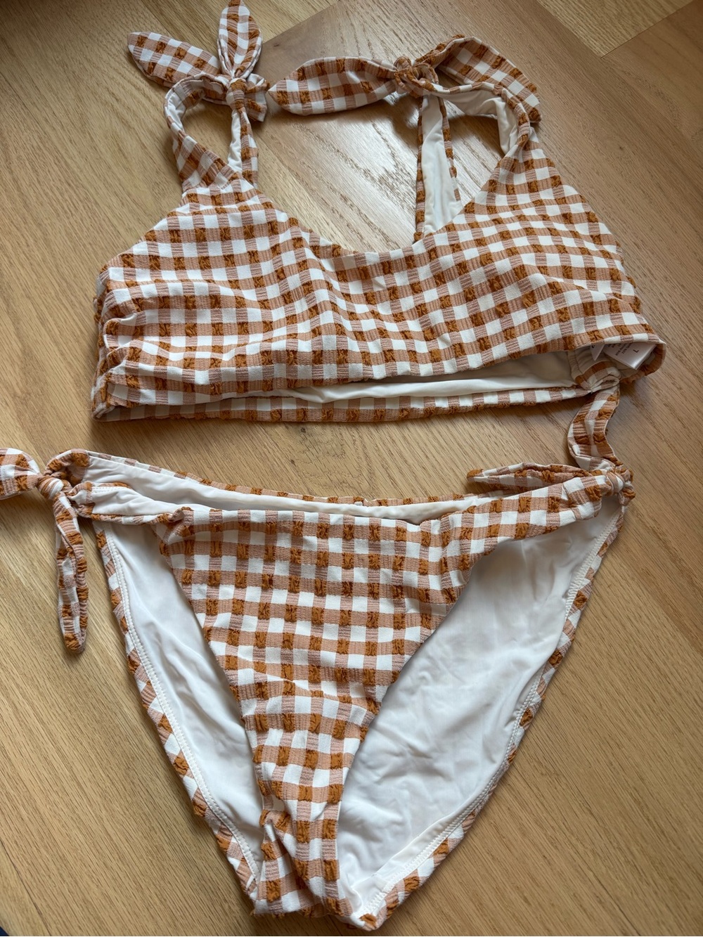 Andie Gingham Tie-Shoulder Bikini in White & Tan